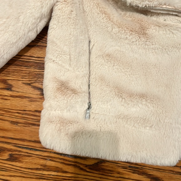 Off white faux fur biker style jacket - Picture 3 of 4